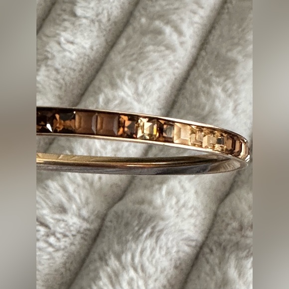 COPY - Swarovski Atelier Crystal Victor & Rolf Bangle - Picture 3 of 9